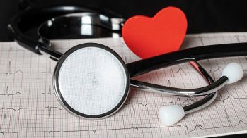 Intérêt potentiel de l'intelligence artificielle pour prédire la survenue d'arythmie ventriculaire chez les patients porteurs d'un défibrillateur
