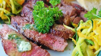 Une consommation de viande relativement élevée associée à différentes pathologies courantes