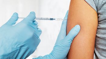 Risque de péricardite ou de myocardite après vaccin à ARNm contre la covid-19