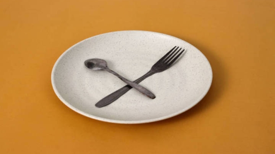 Avant une intervention coronarienne percutanée, une alimentation libre est aussi sûre qu'une mise à jeun