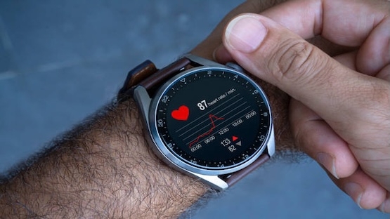 La détection d'une fibrillation atriale quadruplée avec une montre connectée